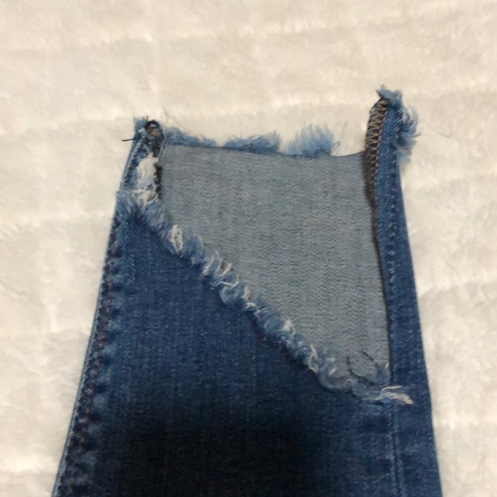 EXPRESS - Distressed Skinny Jeans - Picture 9 of 11